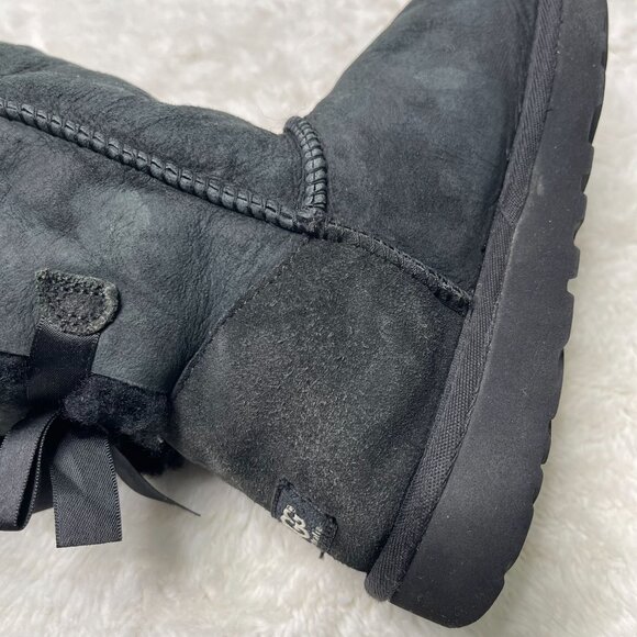 UGG Kid's Black Bailey Bow II Exotic Suede Boot Round Toe Shoes Size 4 US - Picture 8 of 15